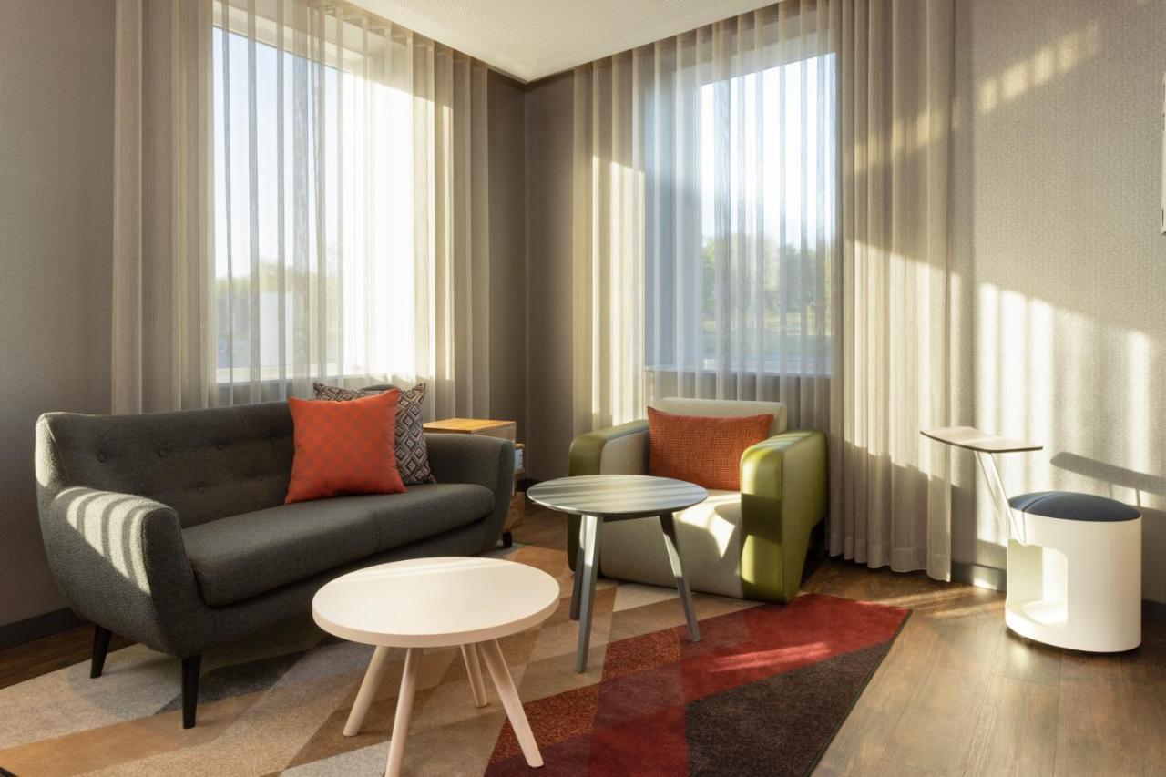 Holiday Inn - Eindhoven Airport By Ihg Exterior photo