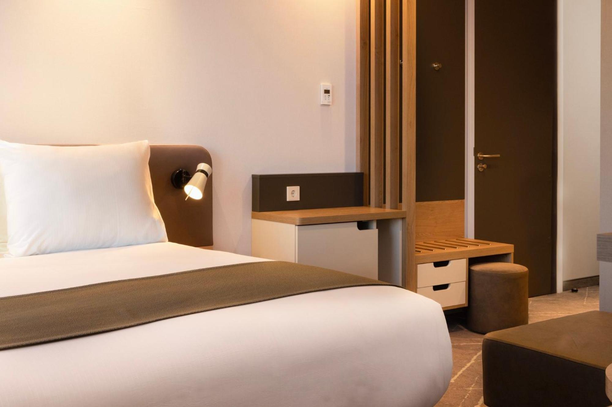 Holiday Inn - Eindhoven Airport By Ihg Exterior photo