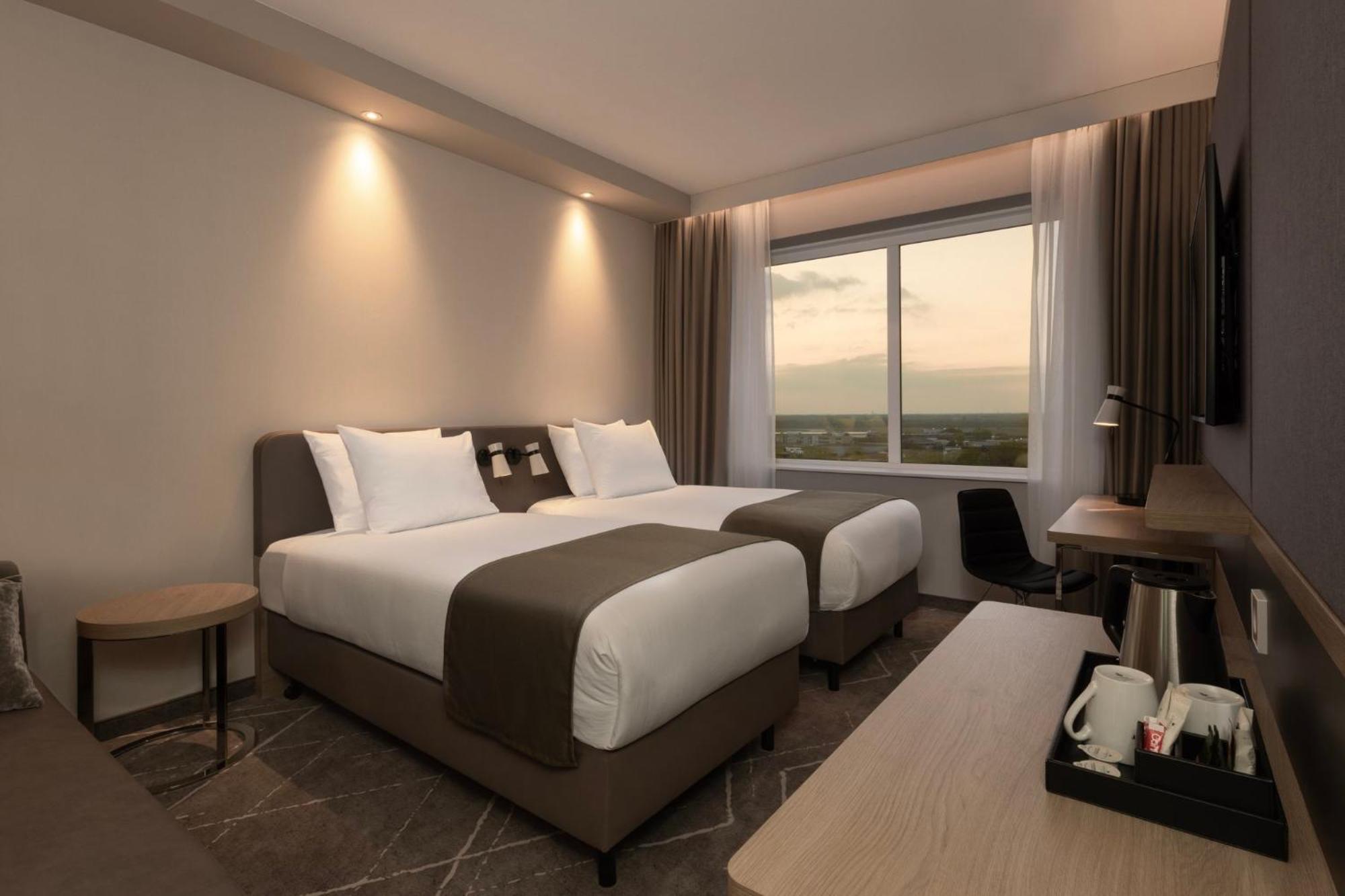 Holiday Inn - Eindhoven Airport By Ihg Exterior photo